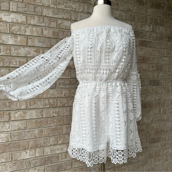 New Eilly Bazar Lace Romper Lined Size M 🌸 - Picture 2 of 16